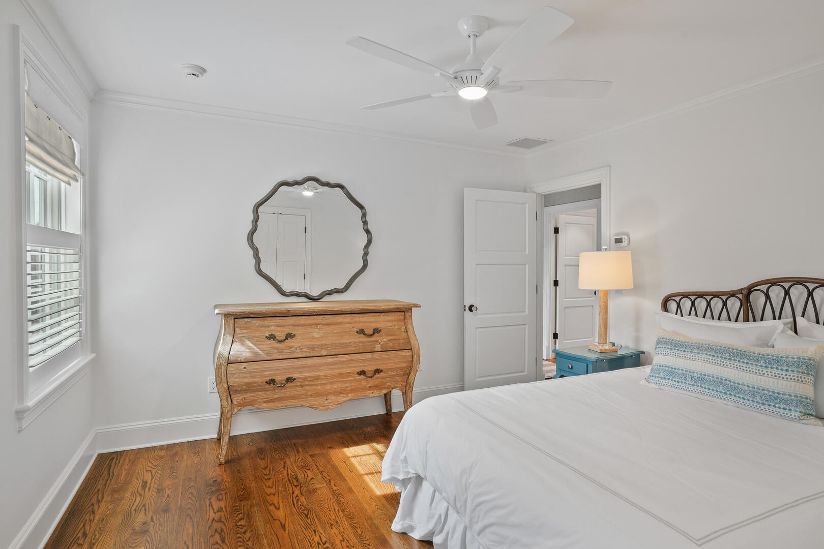 BR4 Queen, w/En Suite, Second Floor