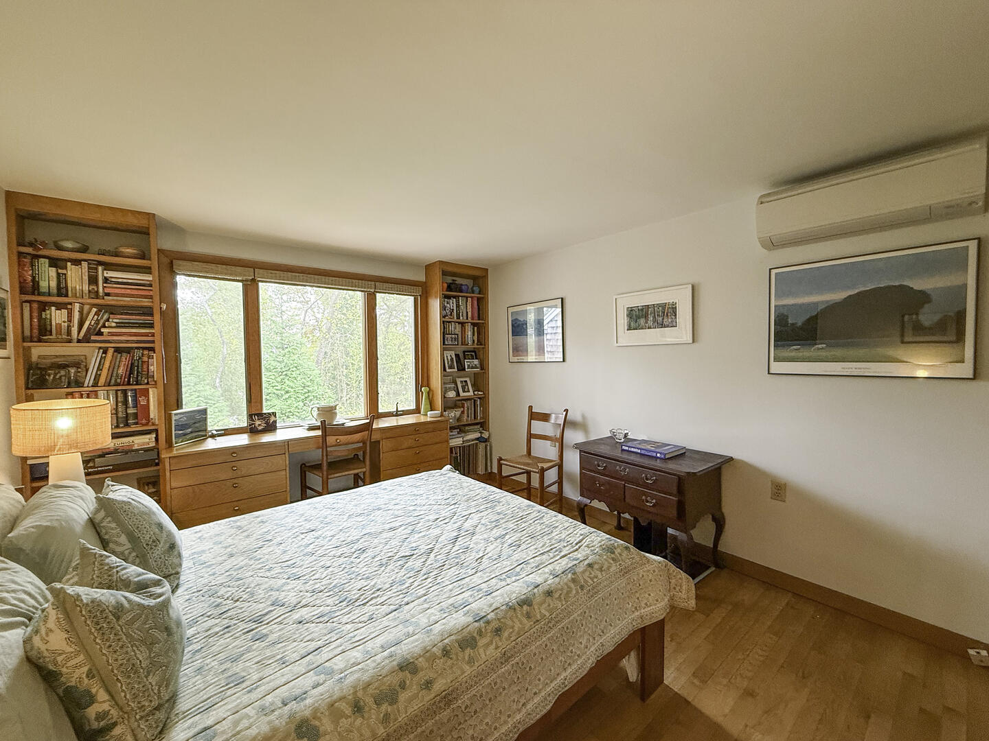 BR1 Queen, First Floor