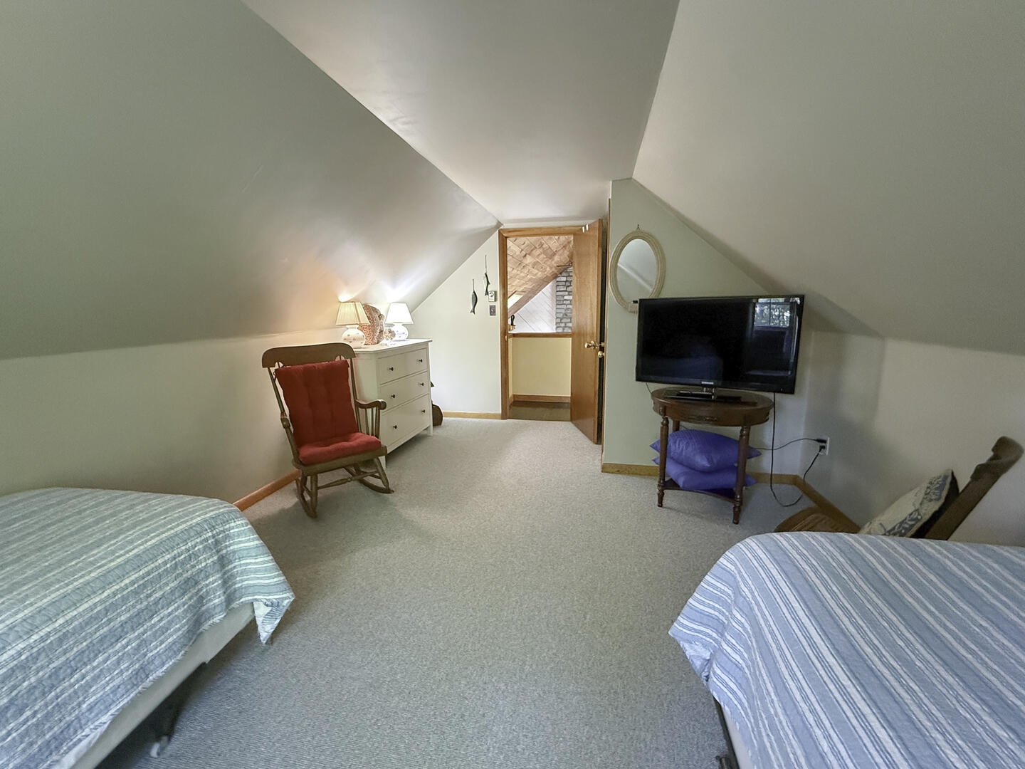 BR3 (2) Twin Beds, Second Floor