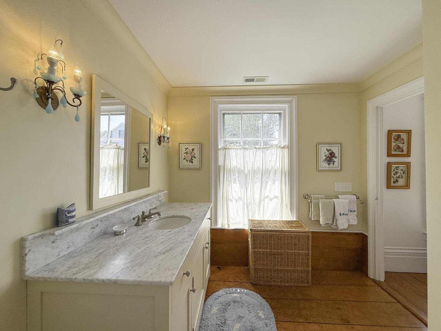 Hall Bath with Shower Tub Combo, Second Floor