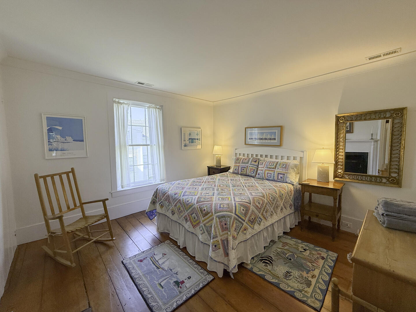 BR3 Queen, Second Floor