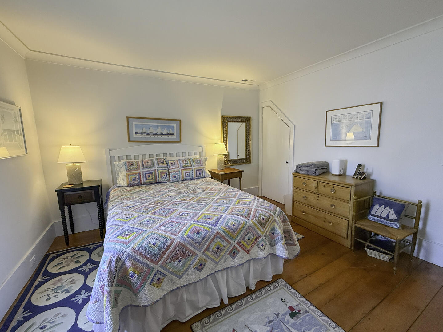 BR3 Queen, Second Floor