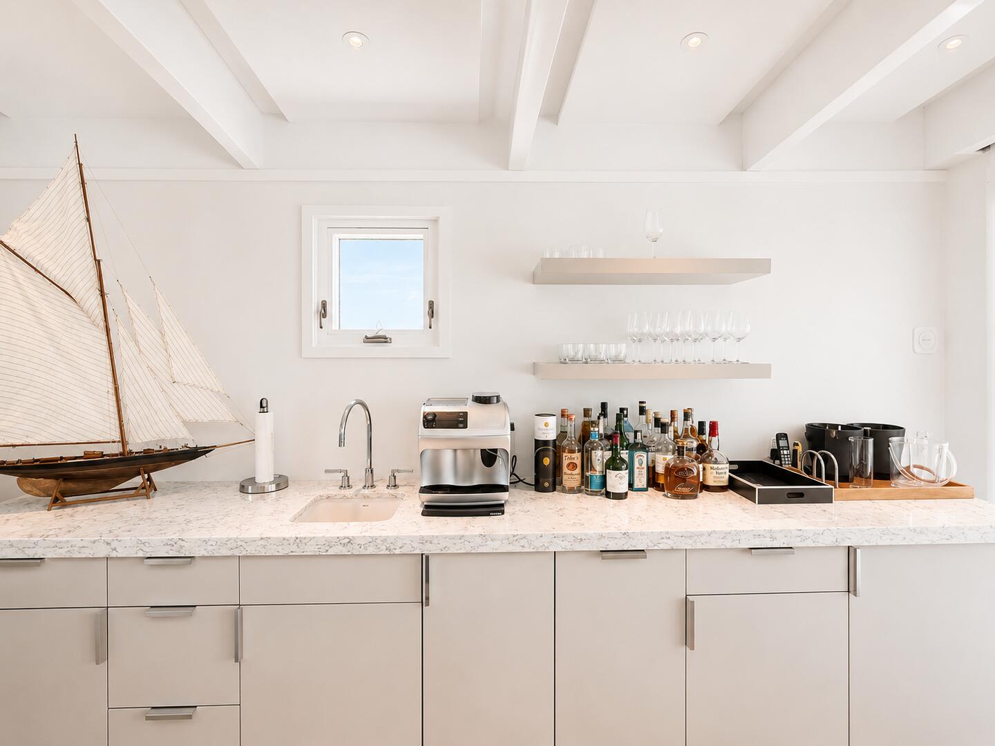 Wet Bar Walkout to Rooftop Deck, Second Floor