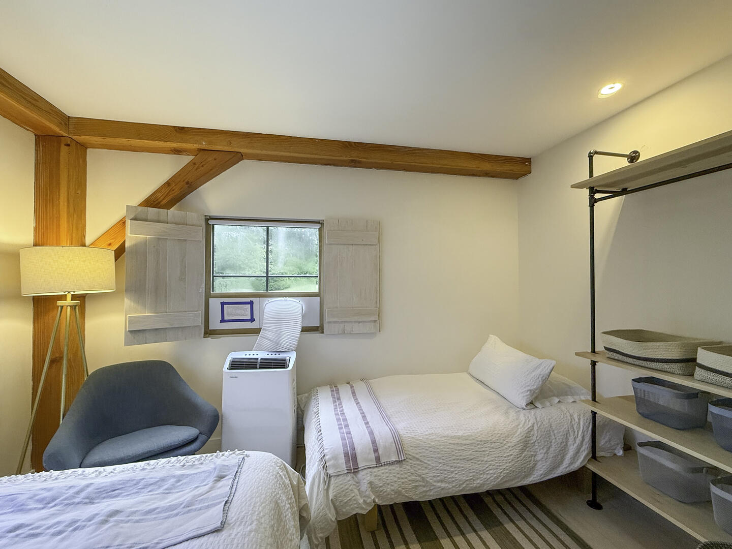 BR2 Queen and Twin Bed, First Floor