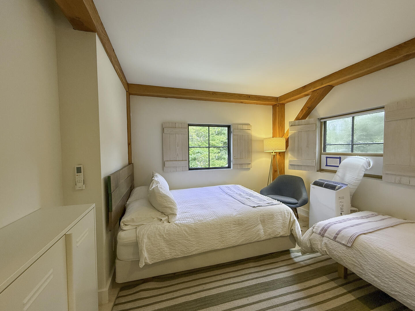 BR2 Queen and Twin Bed, First Floor