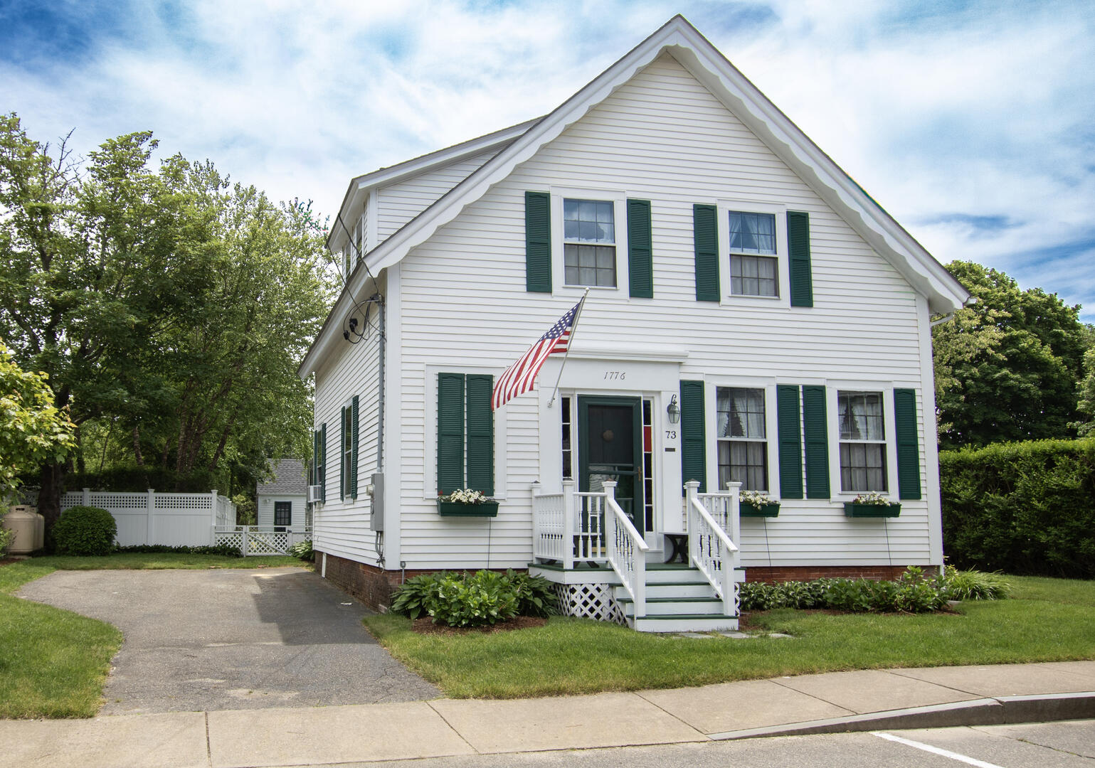 Edgartown Downtown 128