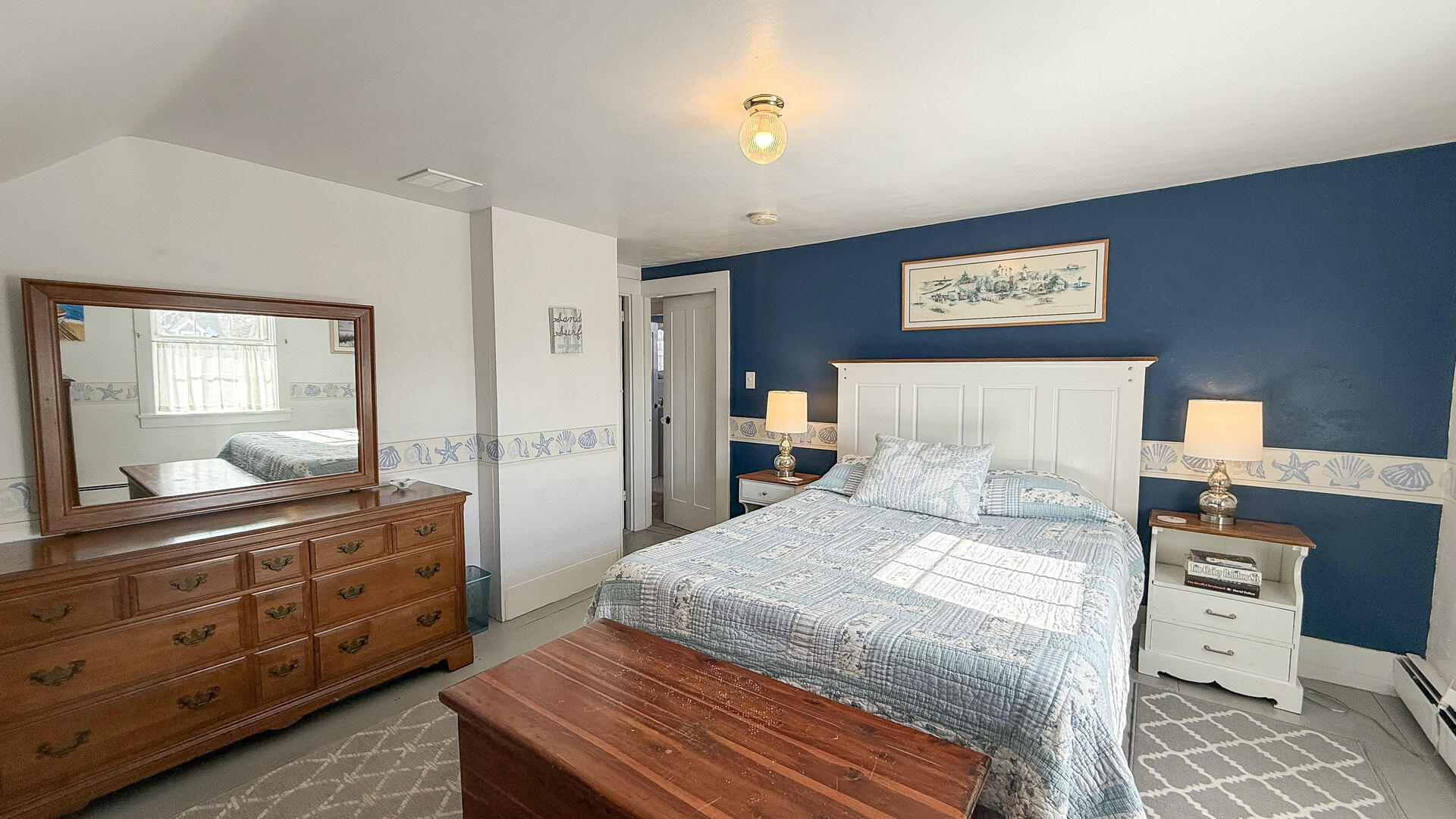 BR1 Queen, Second Floor