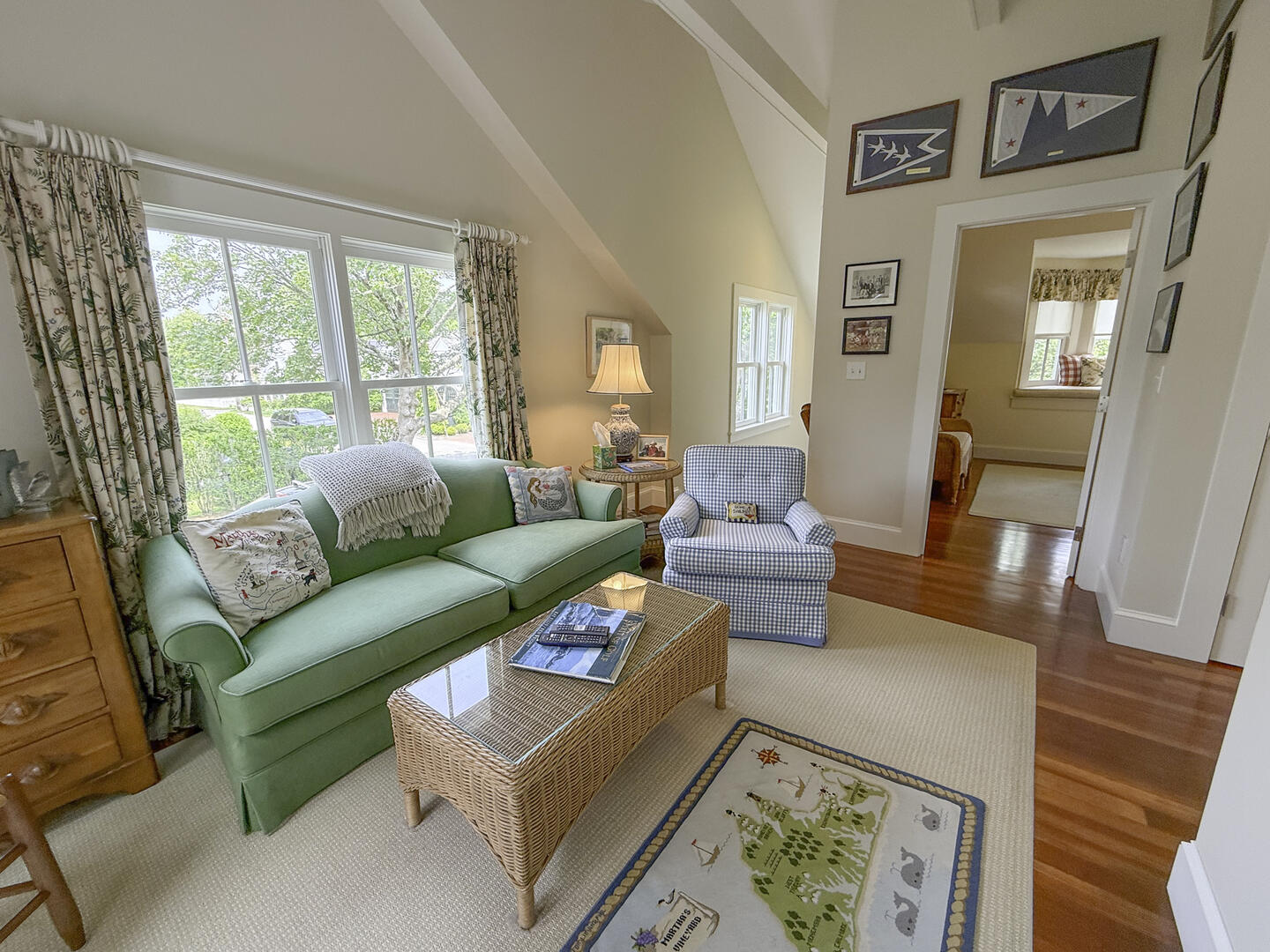 Sitting Area, Second Floor