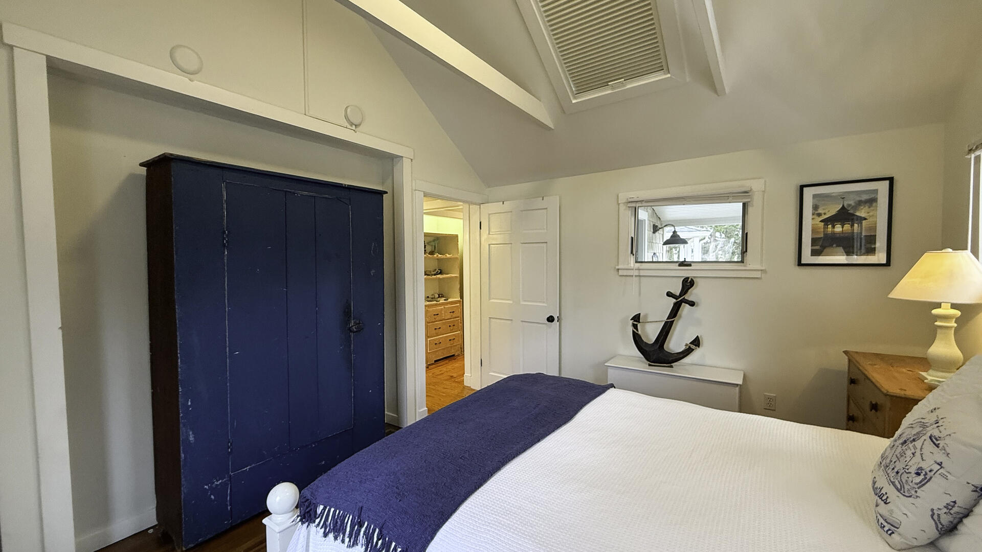 BR1 Queen, First Floor