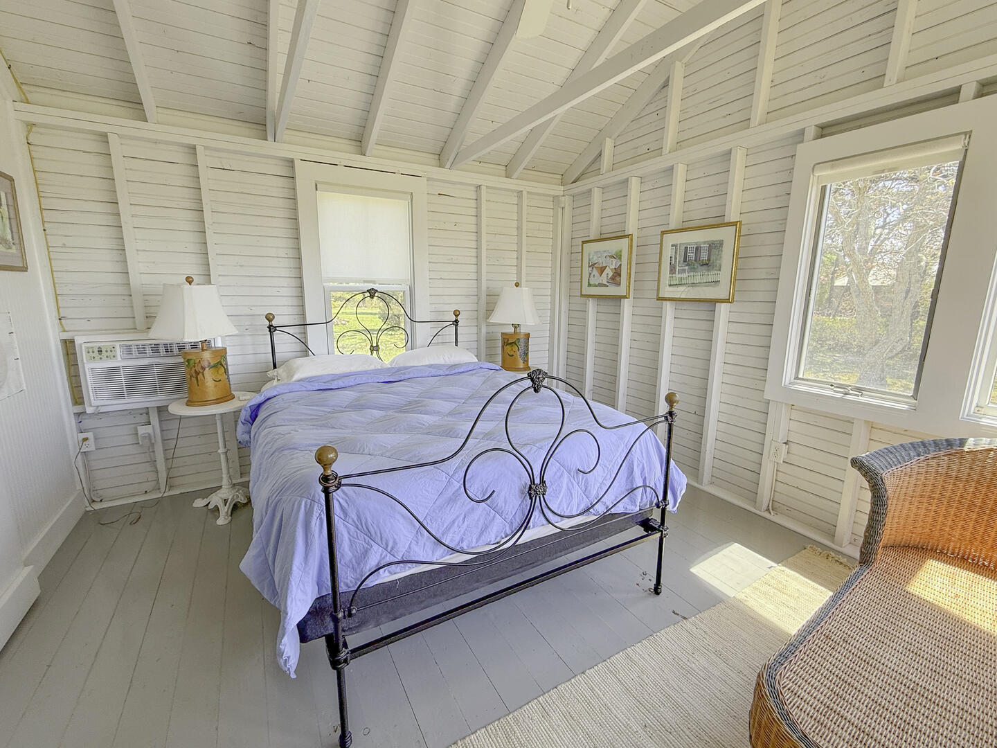 BR1 Queen, First Floor