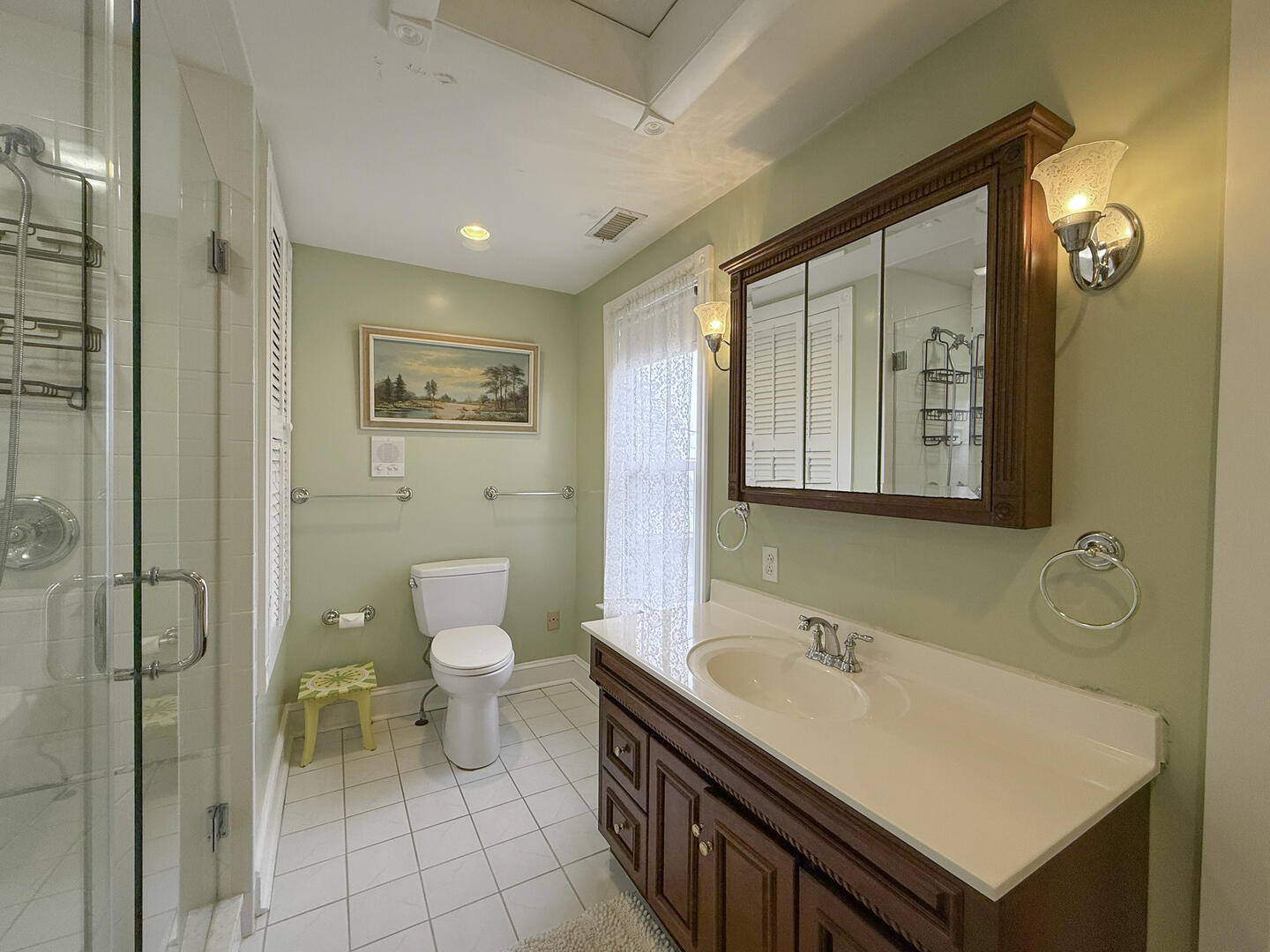 BR2 Adjoining/Hall Bath with Shower Stall, Second Floor