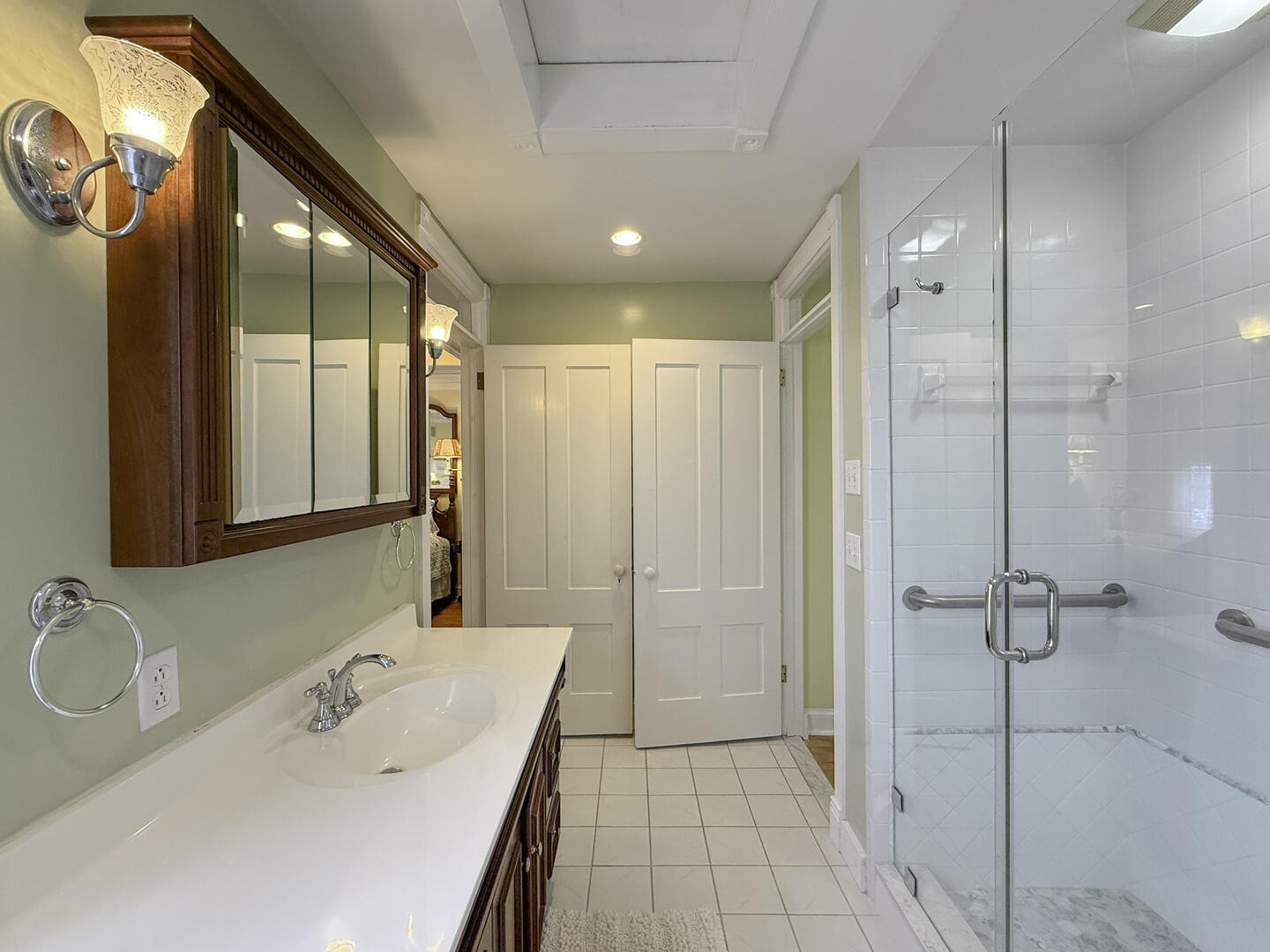 BR2 Adjoining/Hall Bath with Shower Stall, Second Floor