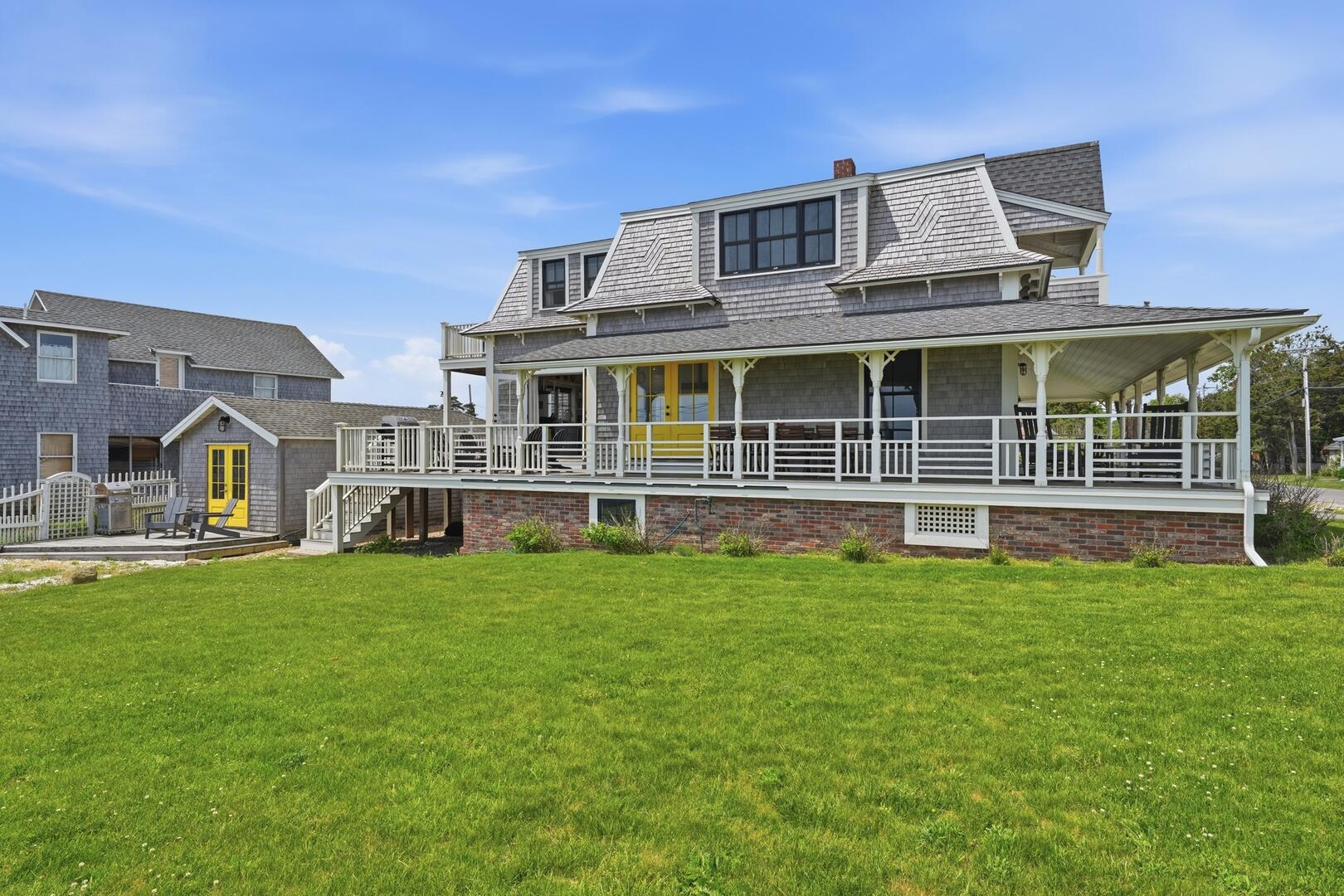 Oak Bluffs 834 3