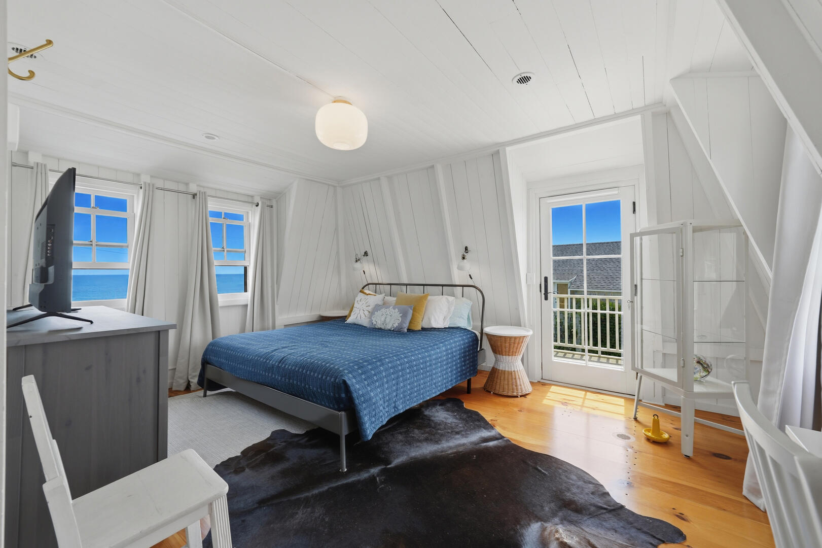 BR1 King, Second Floor