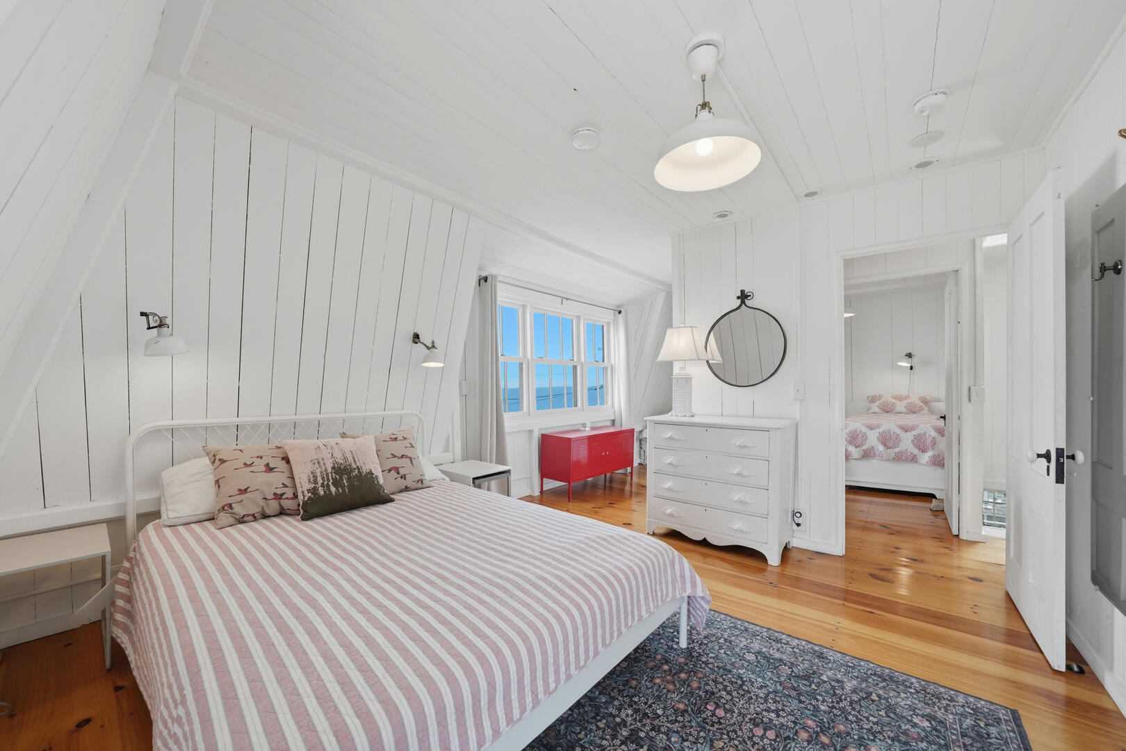 BR3 Queen & (2) Twin Beds, Second Floor