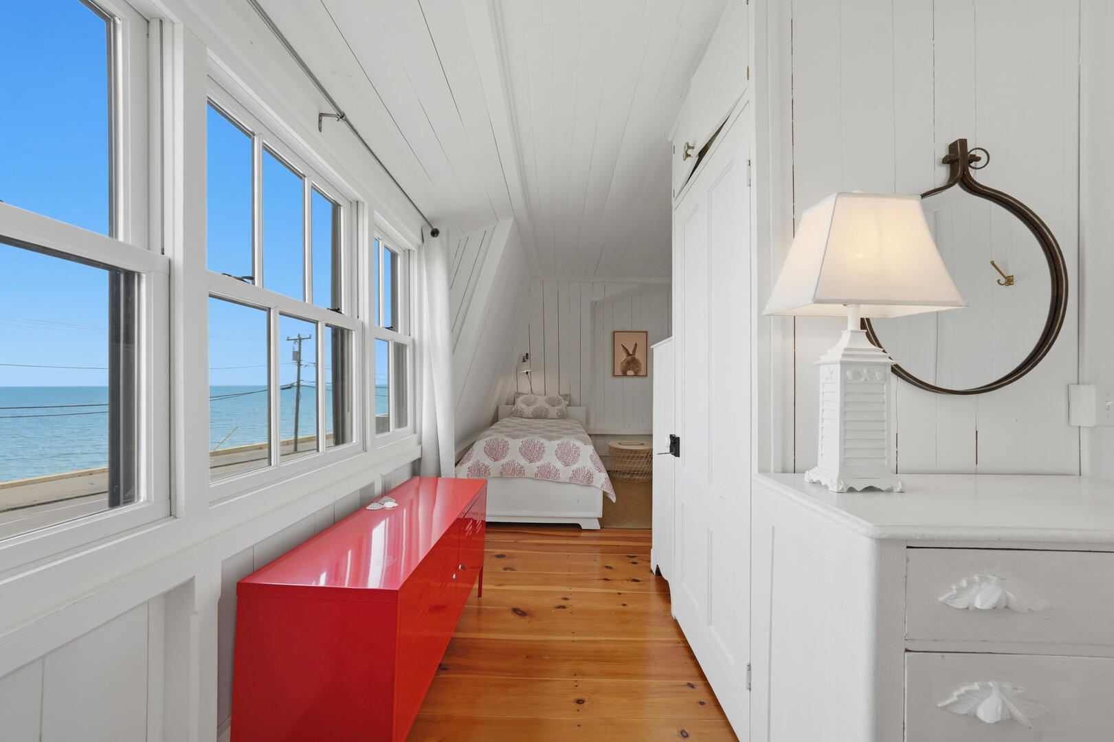 BR3 Queen & (2) Twin Beds, Second Floor