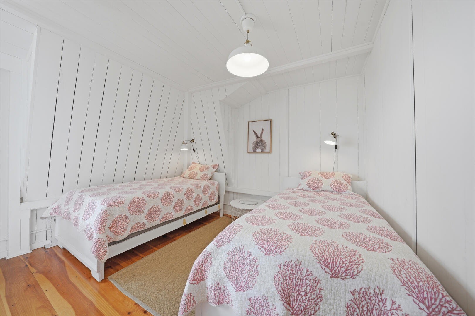 BR3 Queen & (2) Twin Beds, Second Floor