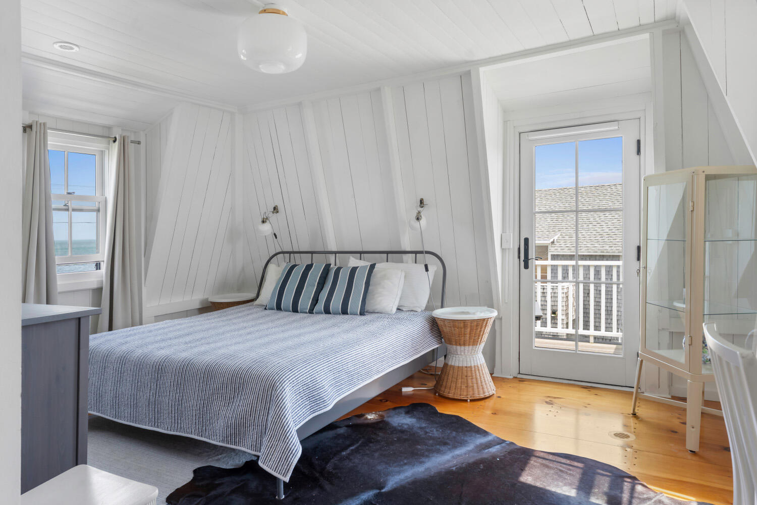 BR1 King, Second Floor