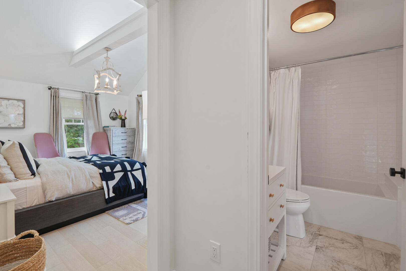 BR2 Queen En Suite, Second Floor