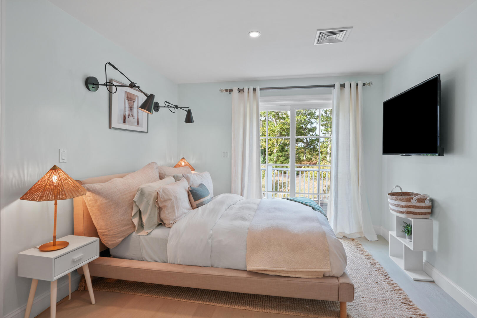 BR3 Queen En Suite, Second Floor