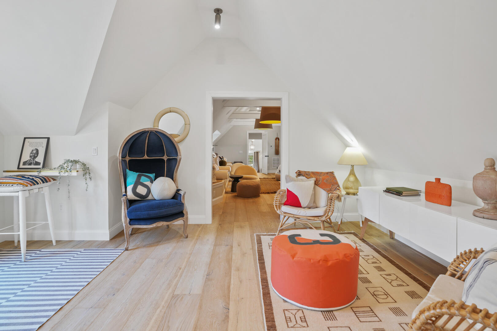 Sitting Area, Second Floor