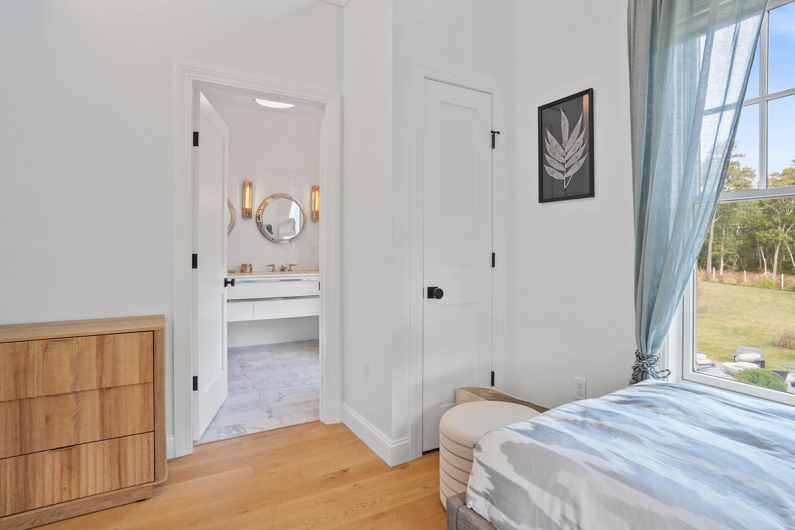 BR5 (2) Twin Beds En Suite, Studio Above Carriage House