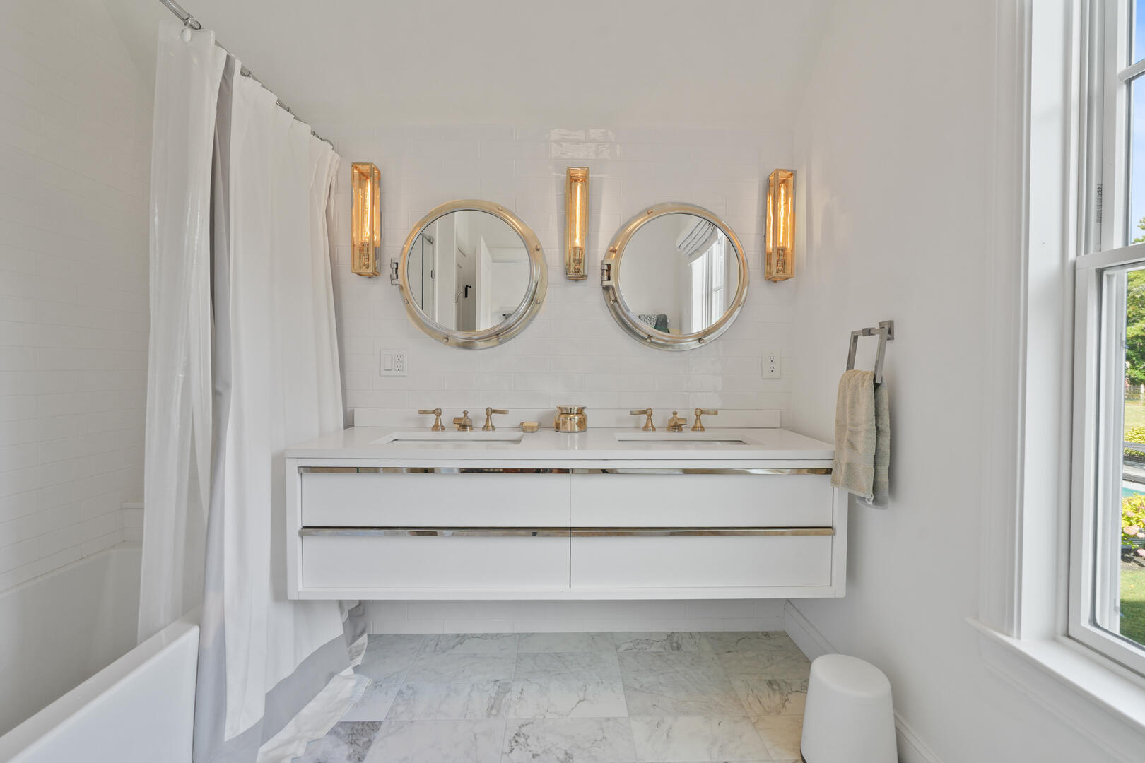 BR5 (2) En Suite with Shower Tub Combo, Studio Above Carriage House