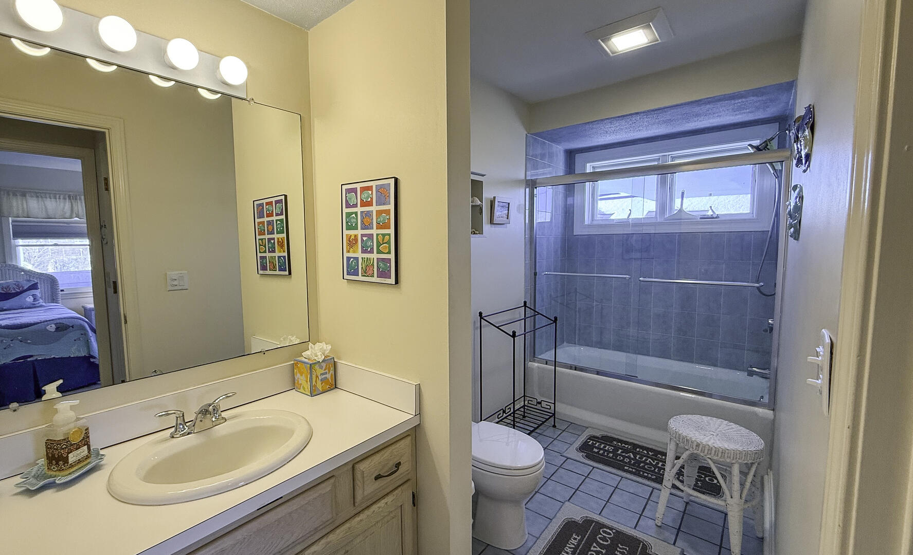 Hall Bath with Shower Tub Combo