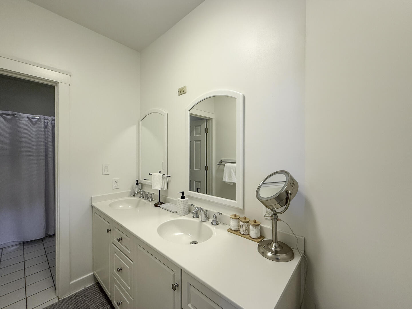 Hall Bath with Shower Tub Combo, First Floor