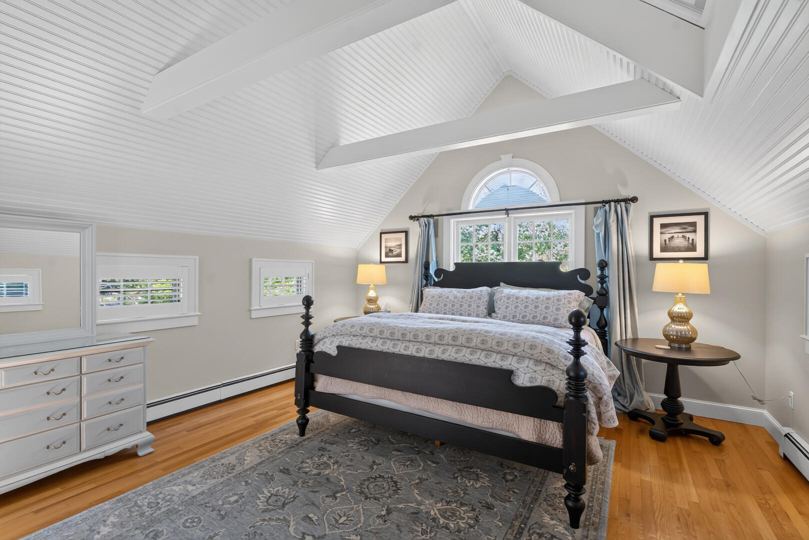 BR2 King with En Suite, Second Floor