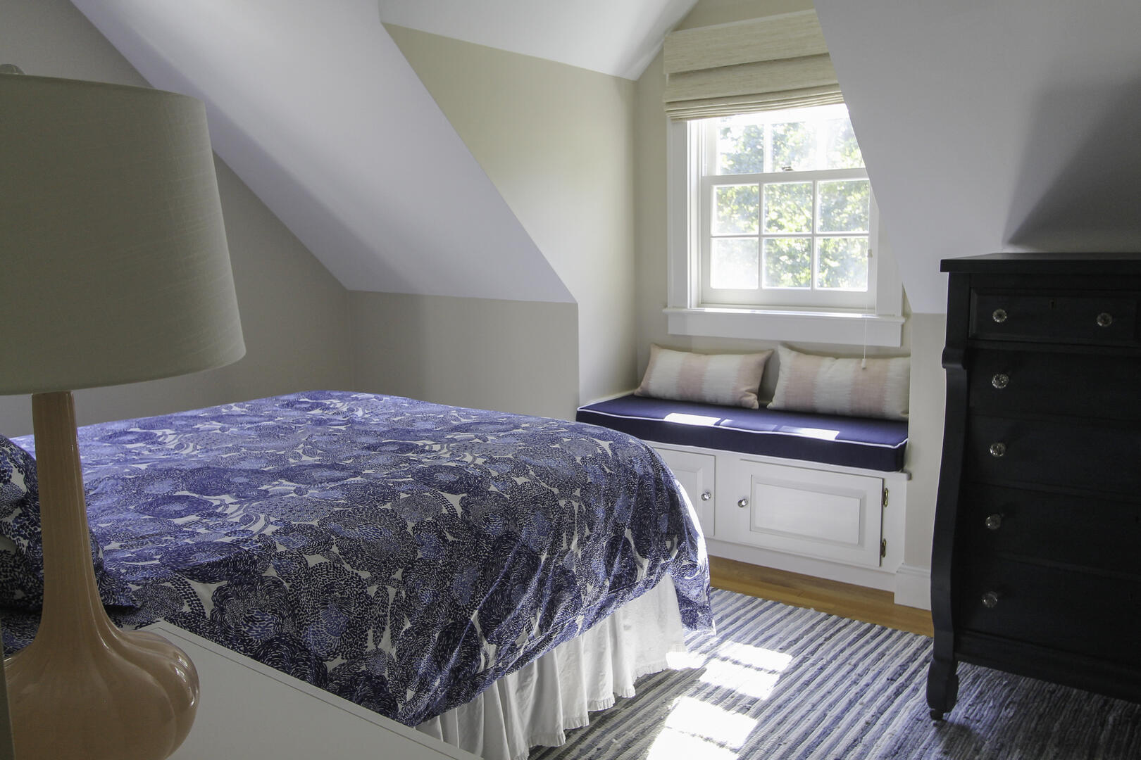 BR4 Queen, Second Floor