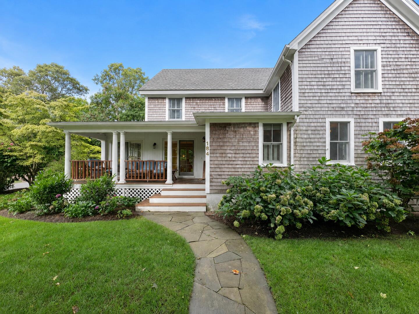 Vineyard Haven 1268
