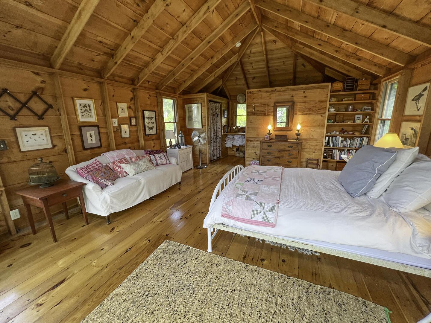 BR6 Queen En Suite, First Floor Guest House