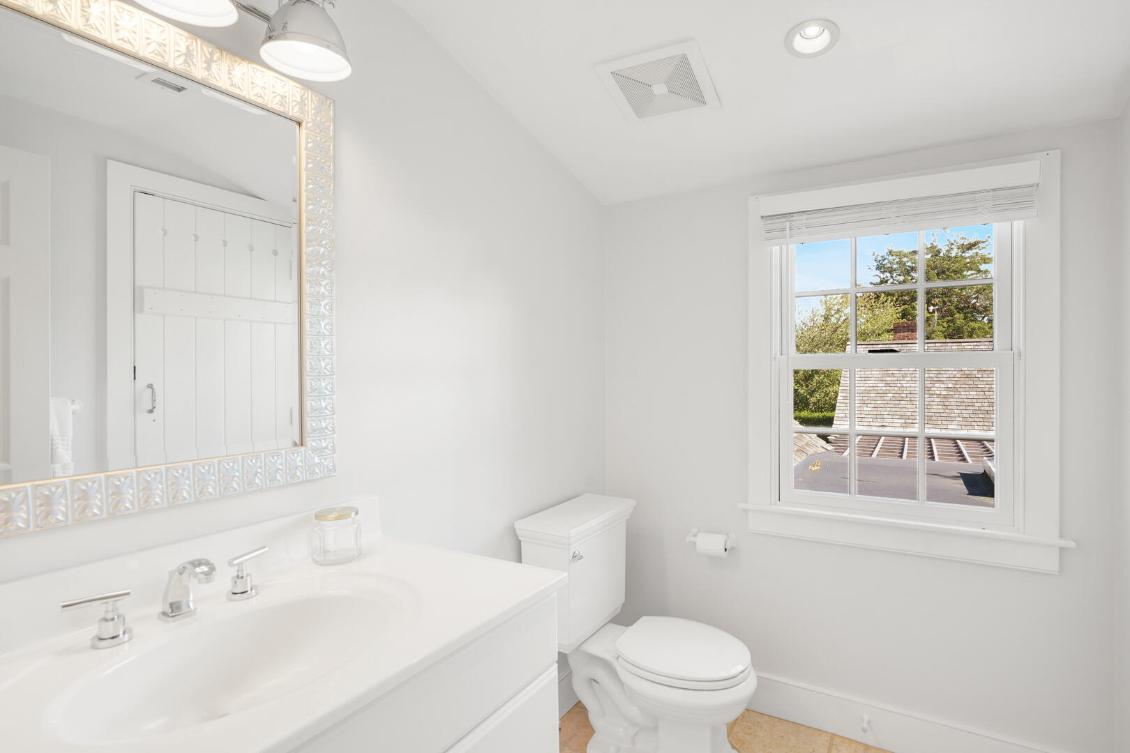 BR2 & BR3 Adjoining Bath, Second Floor