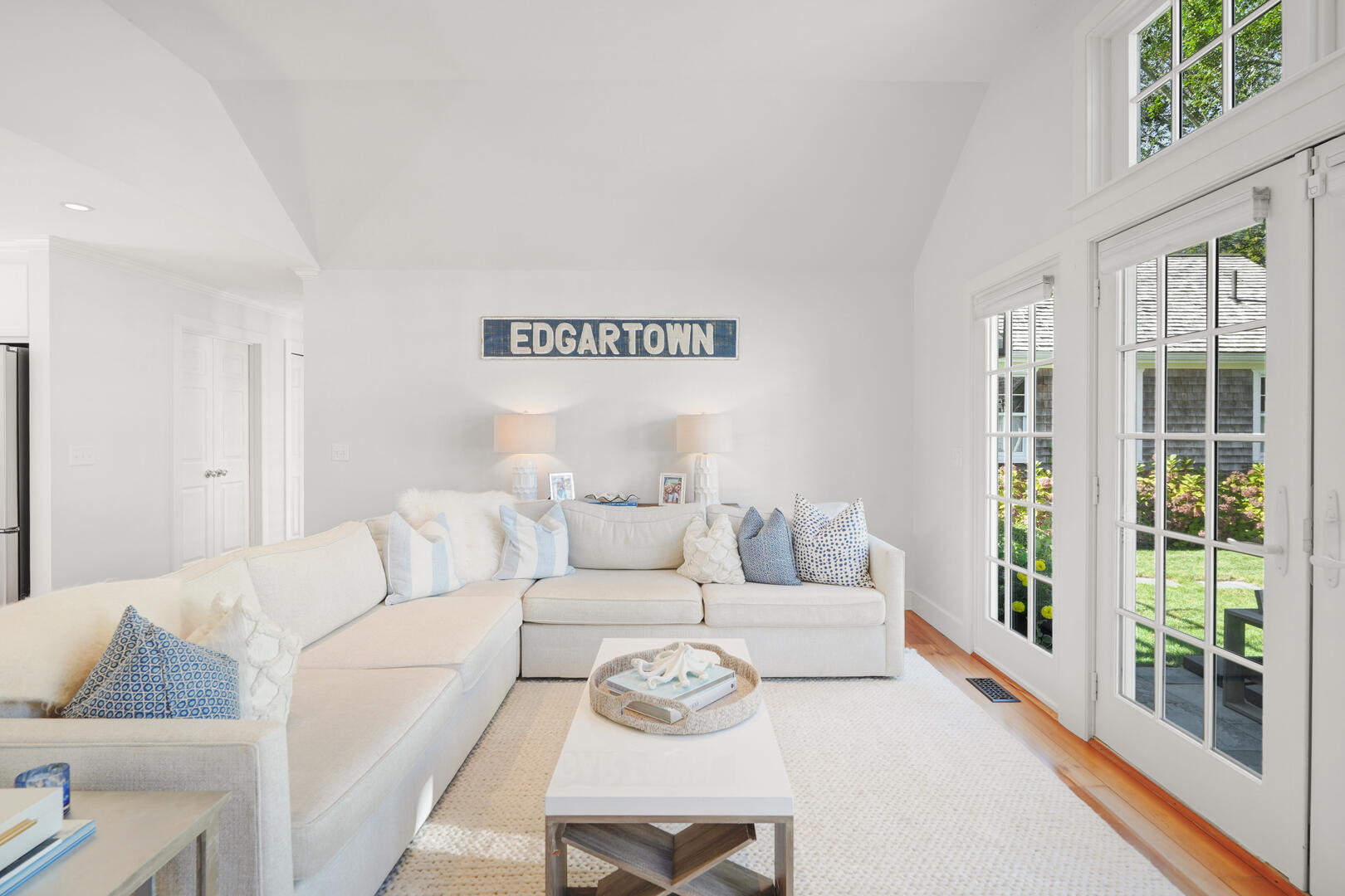 Living Room, Guest Wing