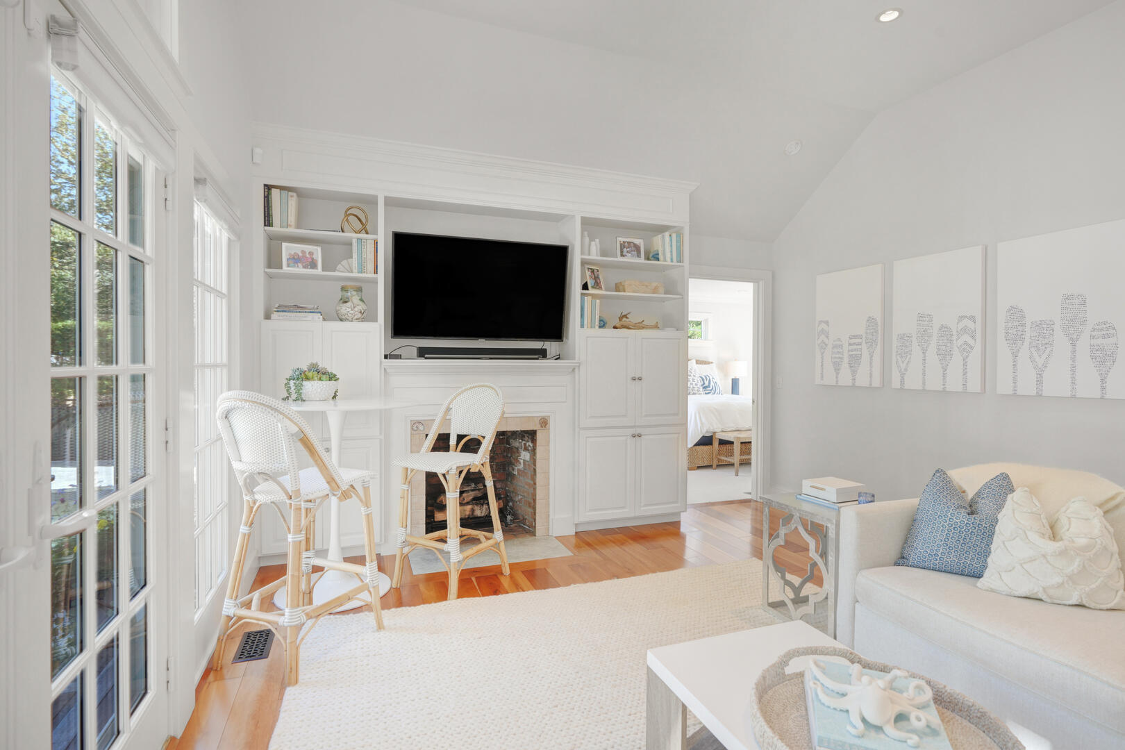 Living Room, Guest Wing