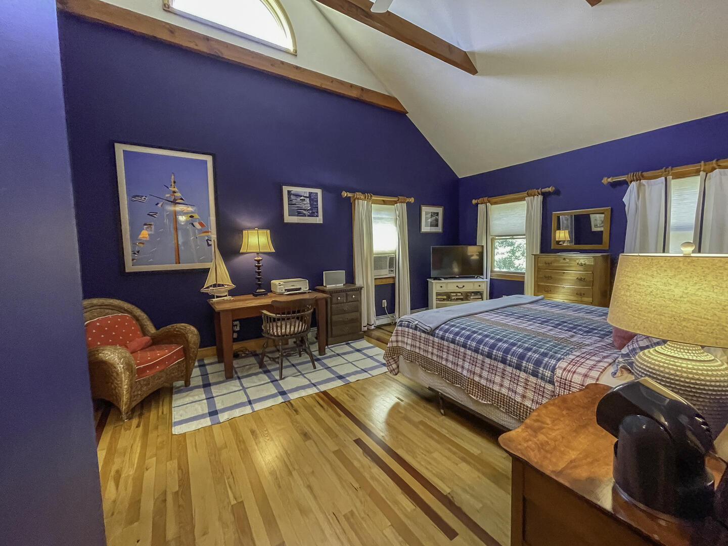 BR1 King, w/En Suite, Second Floor