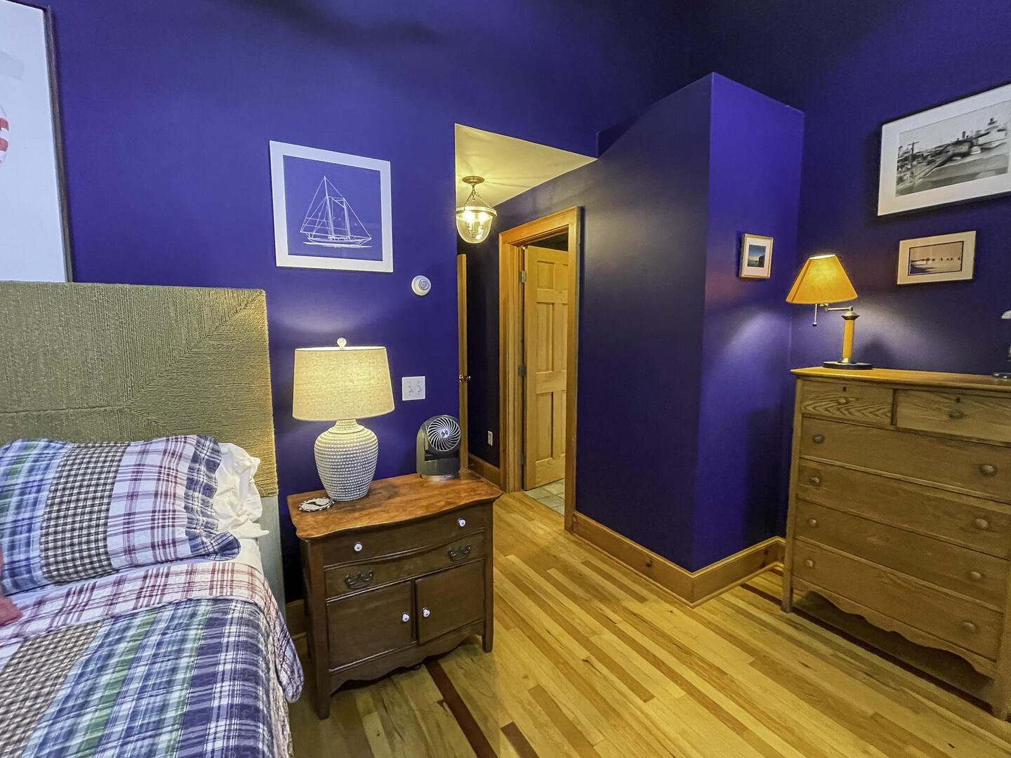 BR1 King, w/En Suite, Second Floor