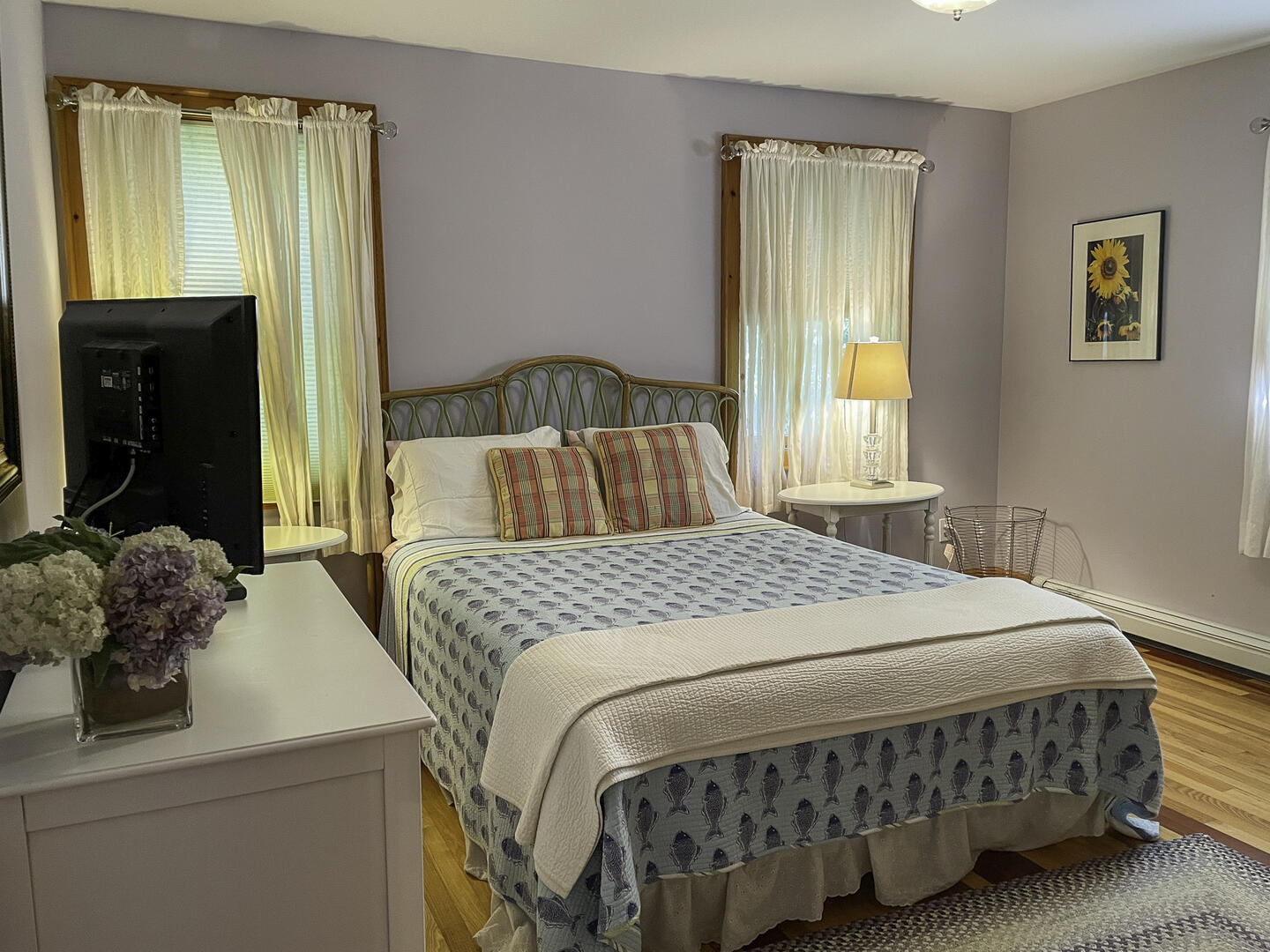 BR2 Queen, Second Floor