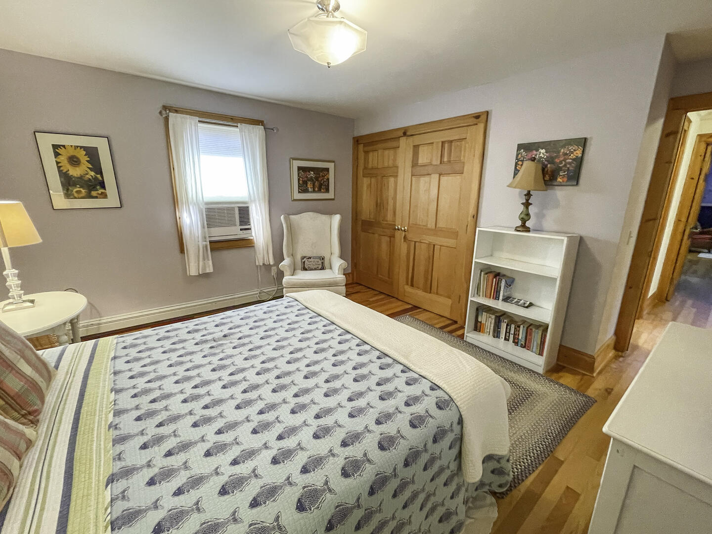 BR2 Queen, Second Floor