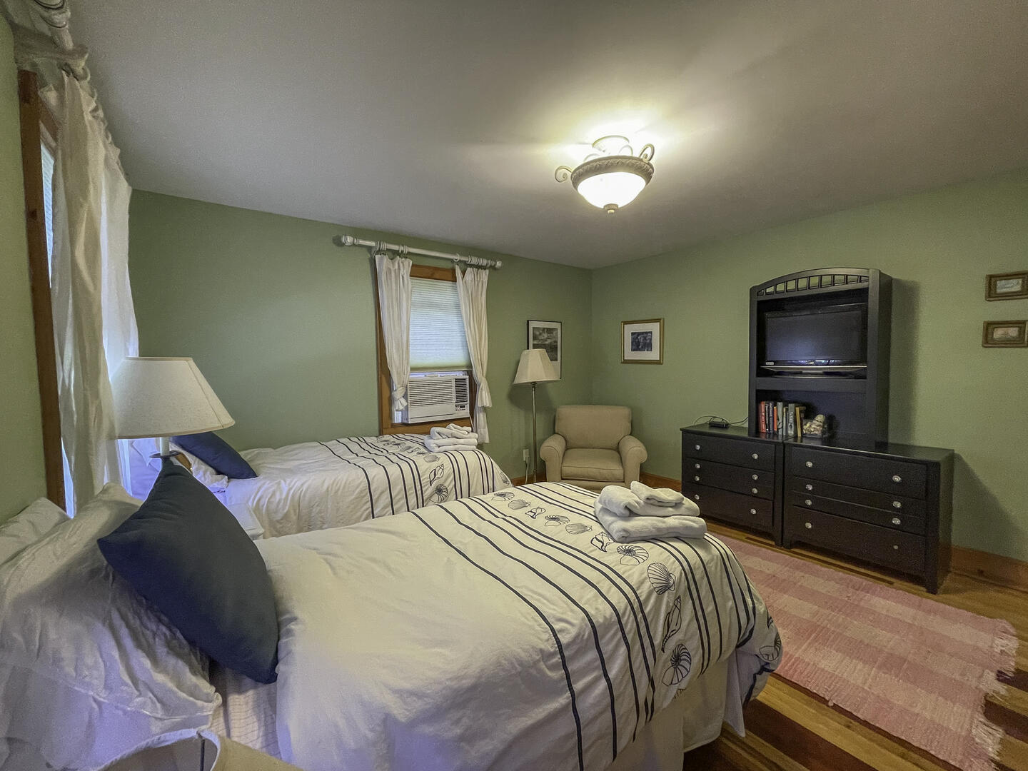 BR3 (2) Twin Beds, Second Floor