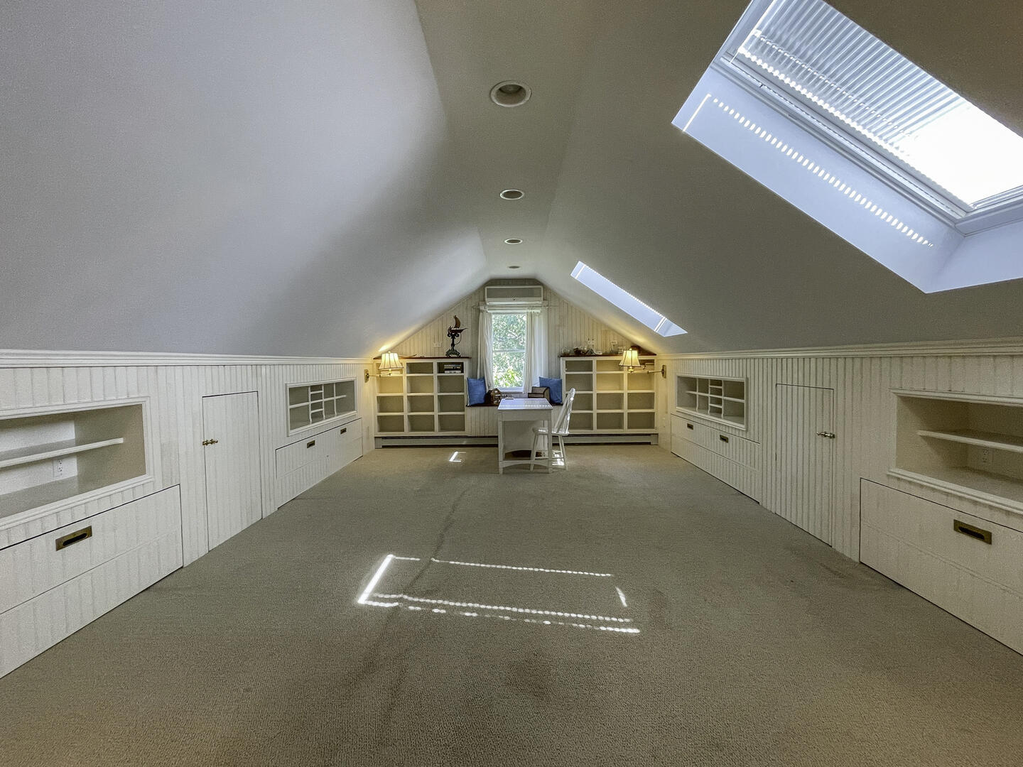 BR4 (4) Twin Beds, Third Floor