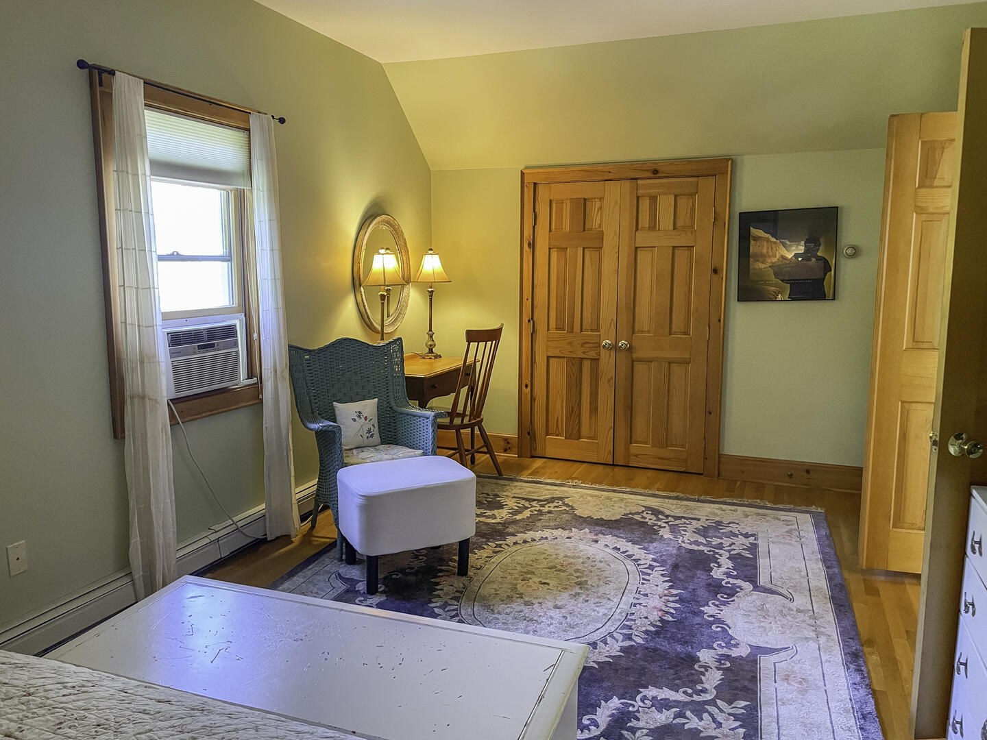 BR5 King (or 2 Twins), Second Floor, Seperate Wing