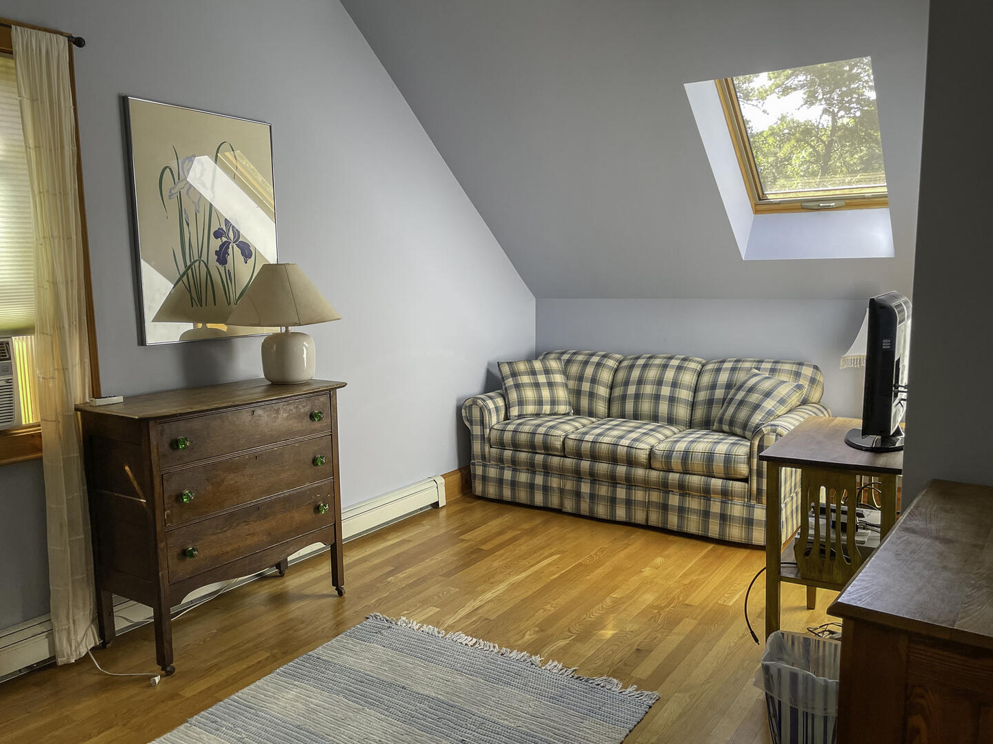 BR6 (2) Twin Beds, Second Floor, Separate Wing