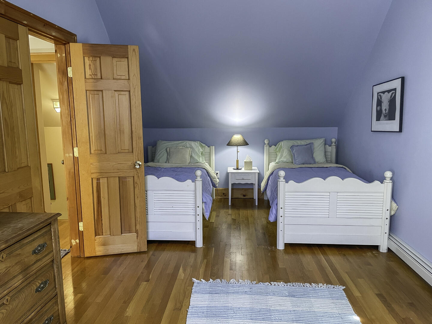 BR6 (2) Twin Beds, Second Floor, Separate Wing