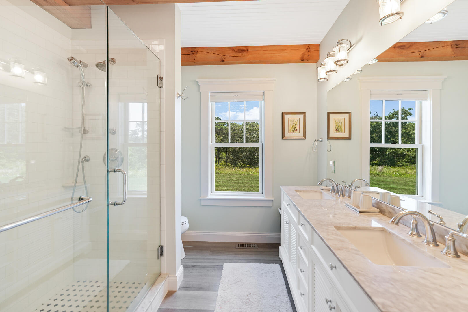 BR1 King En Suite with Shower Stall, First Floor