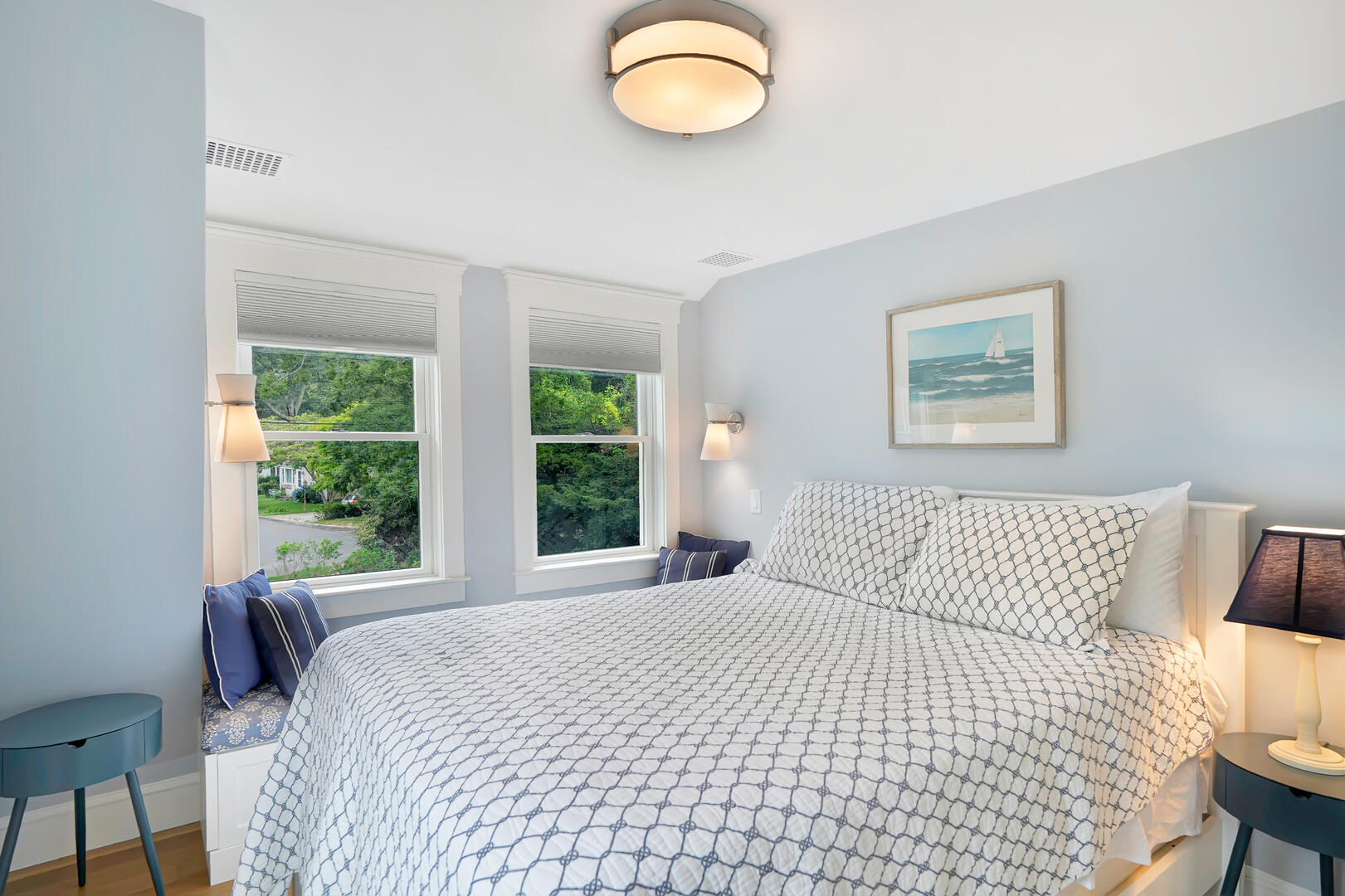 BR3 Queen, Second Floor