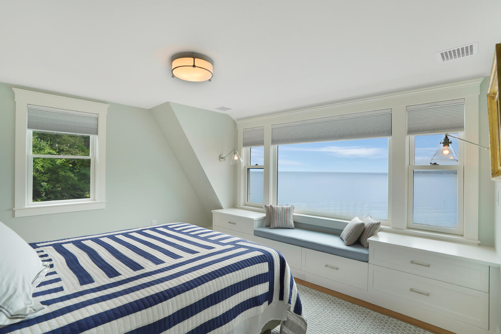 BR2 Queen En Suite with Shower Stall, Second Floor