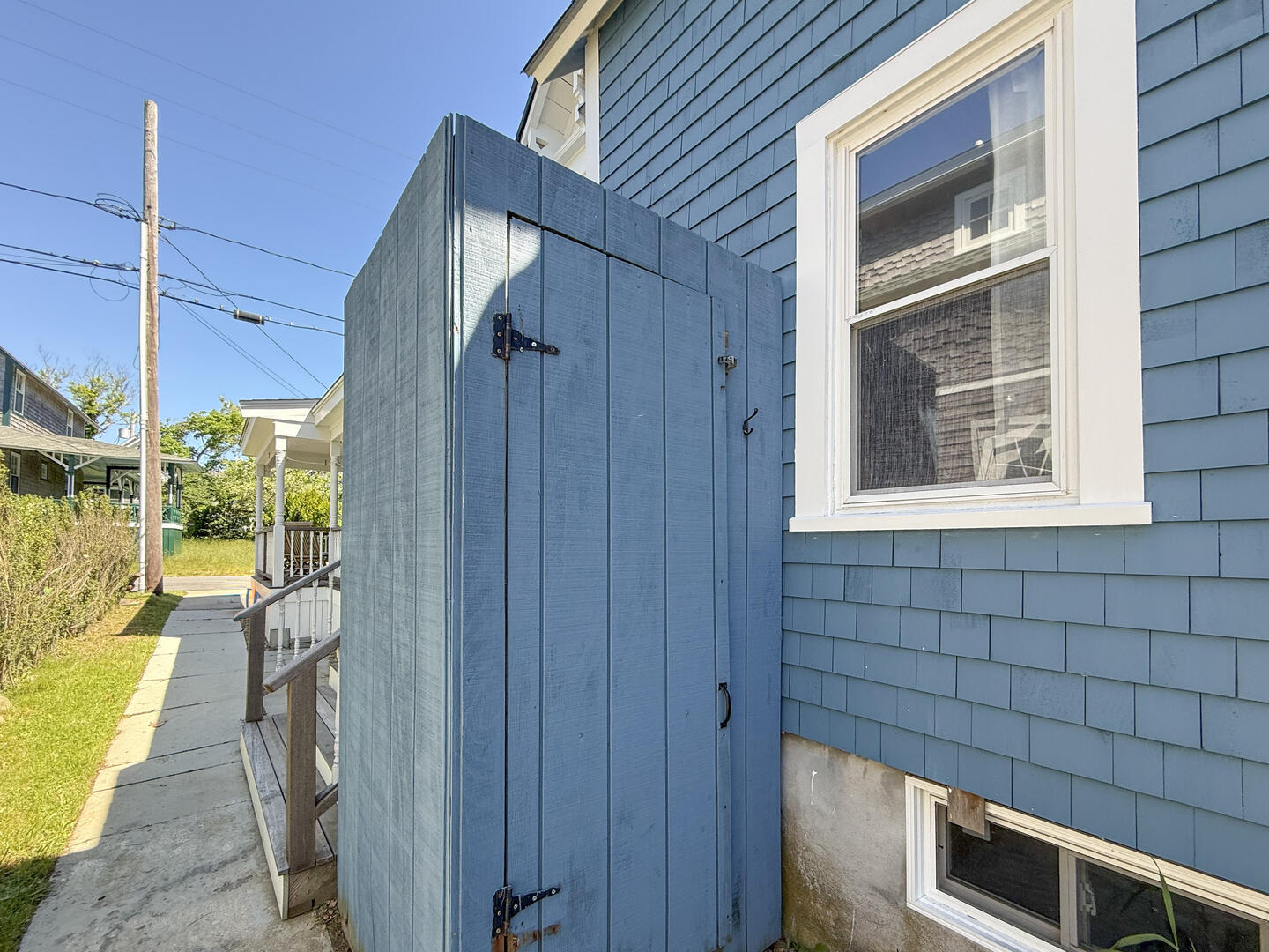 Enclosed Outdoor Shower