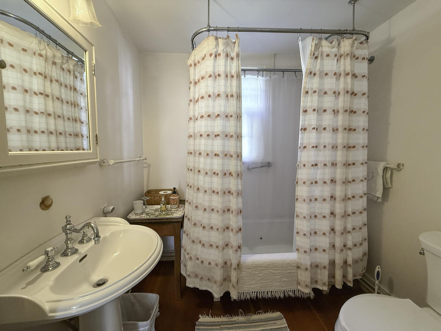 Hall Bath with Shower Tub Combo, First Floor